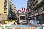 重访“听劝理发师”晓华：门店依然一号难求，有人特意蓄发一个多月来剪