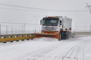 17条国省干线公路积雪受阻，青海公路养护部门清雪保通