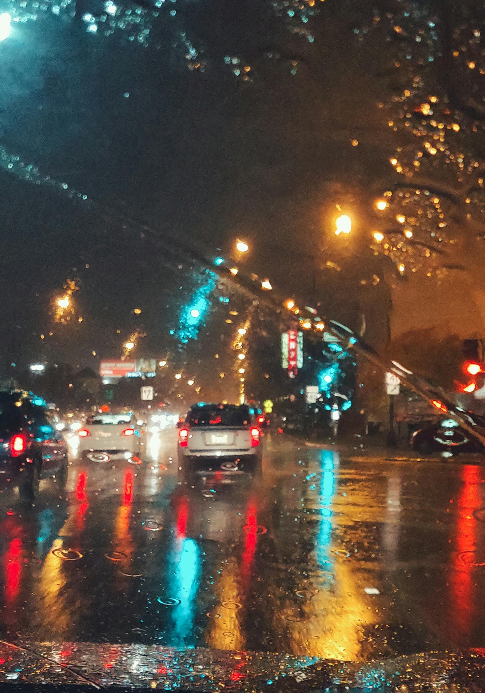 北京今天下午雾转零星小雨 夜间风力加大 注意交通安全